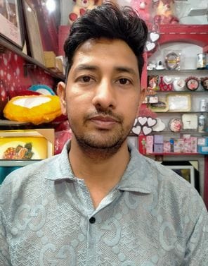 फोटो संख्या:71- शंकर मार्केट में सड़क के बीचों बीच बैठे बंदरों का झुंड--स्रोत- शहरवासी फोटो संख्या:71- शंकर मार्केट में सड़क के बीचों बीच बैठे बंदरों का झुंड--स्रोत- शहरवासी