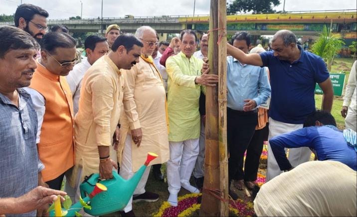 प्रधानमंत्री का जश्न सेवा दिवस के रूप में मनाया। महापौर ने नगर निगम के स्वच्छता पखवाड़े की शुर प्रधानमंत्री का जश्न सेवा दिवस के रूप में मनाया। महापौर ने नगर निगम के स्वच्छता पखवाड़े की शुर