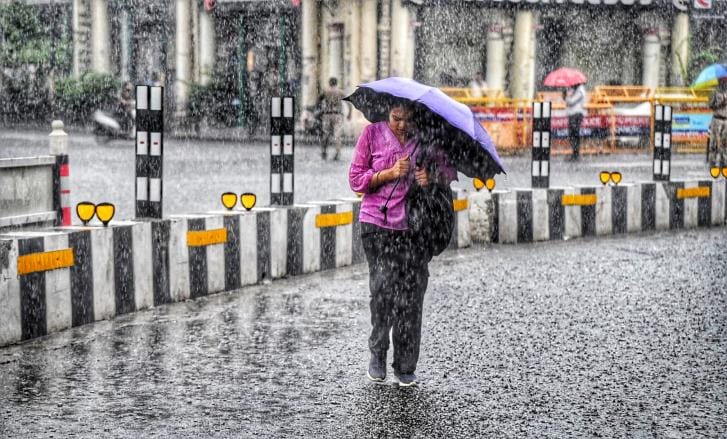 शहर में बारिश और जलभराव।