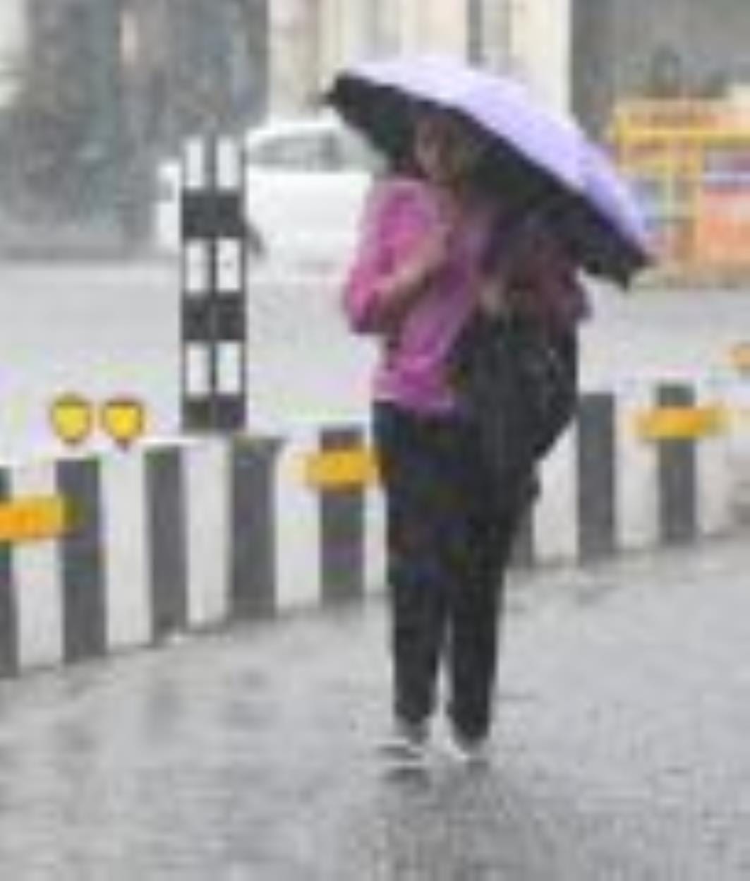 शहर में बारिश और जलभराव।