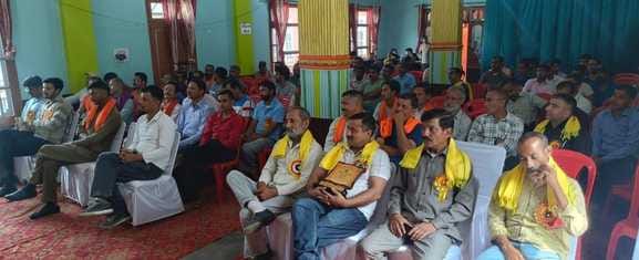 दाड़लाघाट में चालक दिवस कार्यक्रम के दौरान मुख्यातिथि शिव कुमार शर्मा और विशिष्ट अतिथि सुरेन्द्र