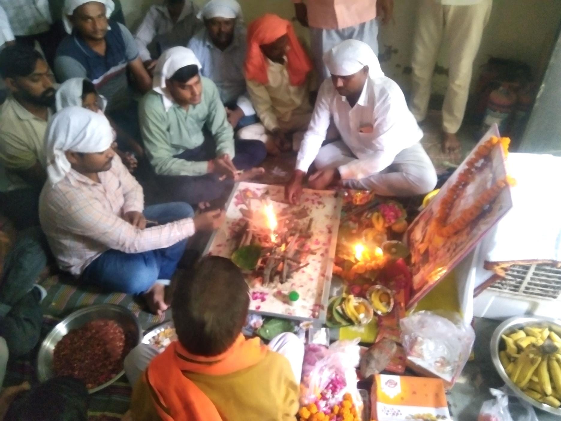 उपकेंद्र समेसी में कर्मचारियों ने किया हवन-पूजन और कराया कन्या भोज।