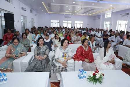 34... कार्यक्रम में प्रवचन करते ज्ञानानंद महाराज। प्रवक्ता 34... कार्यक्रम में प्रवचन करते ज्ञानानंद महाराज। प्रवक्ता