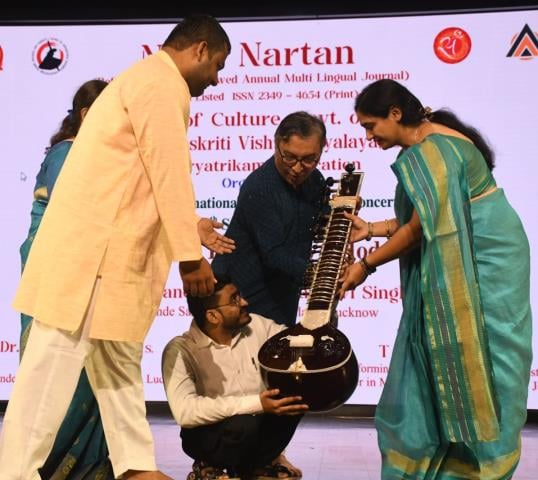 भातखंडे संस्कृति विश्वविद्यालय और नाद नरतन की तीन दिवसीय अंतरराष्ट्रीय काॅन्फ्रेंस बृहस्पतिवार भातखंडे संस्कृति विश्वविद्यालय और नाद नरतन की तीन दिवसीय अंतरराष्ट्रीय काॅन्फ्रेंस बृहस्पतिवार