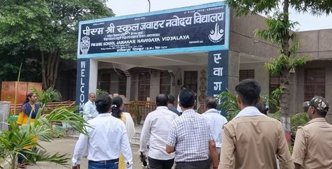फोटो-17सीकेटीपी- 6- परिचय- जवाहर नवोदय विद्यालय में छात्रों द्वारा खुद को कमरे में बंद करने के 