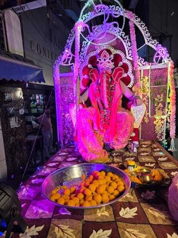शामली हनुमान धाम पर रामलीला का मंचन करते कलाकार । संवाद
