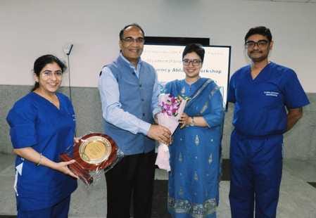 कल्याण सिंह कैंसर संस्थान में कैंसर के दर्द से स्थायी राहत के लिए 70 लाख रूपये से रेडियोफ्रीक्व कल्याण सिंह कैंसर संस्थान में कैंसर के दर्द से स्थायी राहत के लिए 70 लाख रूपये से रेडियोफ्रीक्व