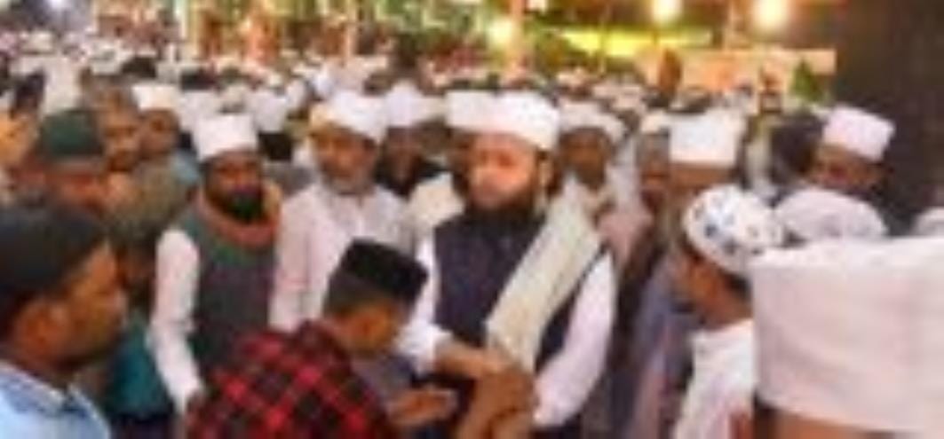 माल एवेन्यू स्थित दादा मियां दरगाह पर हजरत ख्वाजा मोहम्मद नबी रजा शाह उर्फ दादा मियां की दरगाह माल एवेन्यू स्थित दादा मियां दरगाह पर हजरत ख्वाजा मोहम्मद नबी रजा शाह उर्फ दादा मियां की दरगाह