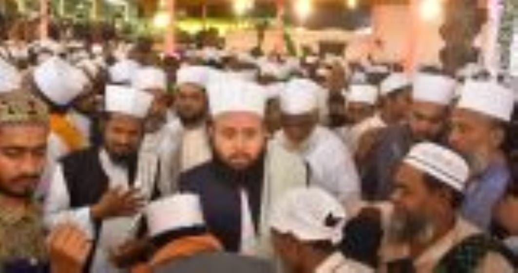 माल एवेन्यू स्थित दादा मियां दरगाह पर हजरत ख्वाजा मोहम्मद नबी रजा शाह उर्फ दादा मियां की दरगाह माल एवेन्यू स्थित दादा मियां दरगाह पर हजरत ख्वाजा मोहम्मद नबी रजा शाह उर्फ दादा मियां की दरगाह