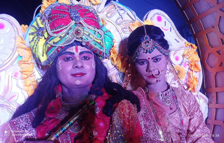 पुवायां के रामलीला मेले से निकाली गई शिव बरात। संवाद