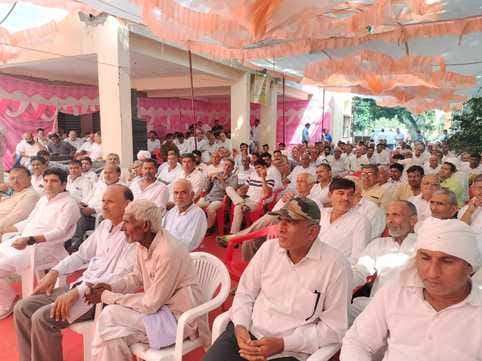 रोहटा। सहकारी गन्ना विकास समिति मलियाना में आयोजित सामान्य निकाय की बैठक में किसानों ने समस्याए रोहटा। सहकारी गन्ना विकास समिति मलियाना में आयोजित सामान्य निकाय की बैठक में किसानों ने समस्याए