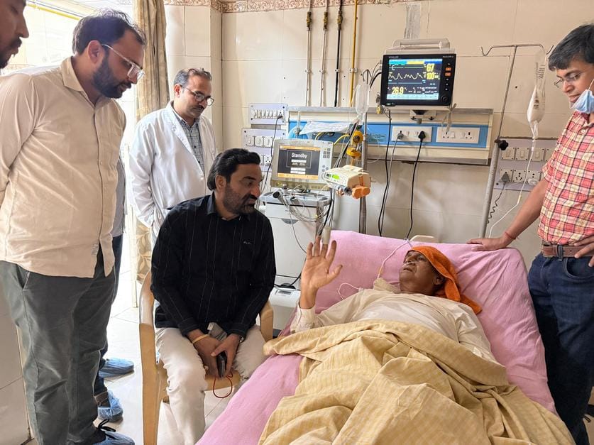 सवाई मानसिंह अस्पताल पहुंचे हनुमान बेनीवाल सवाई मानसिंह अस्पताल पहुंचे हनुमान बेनीवाल