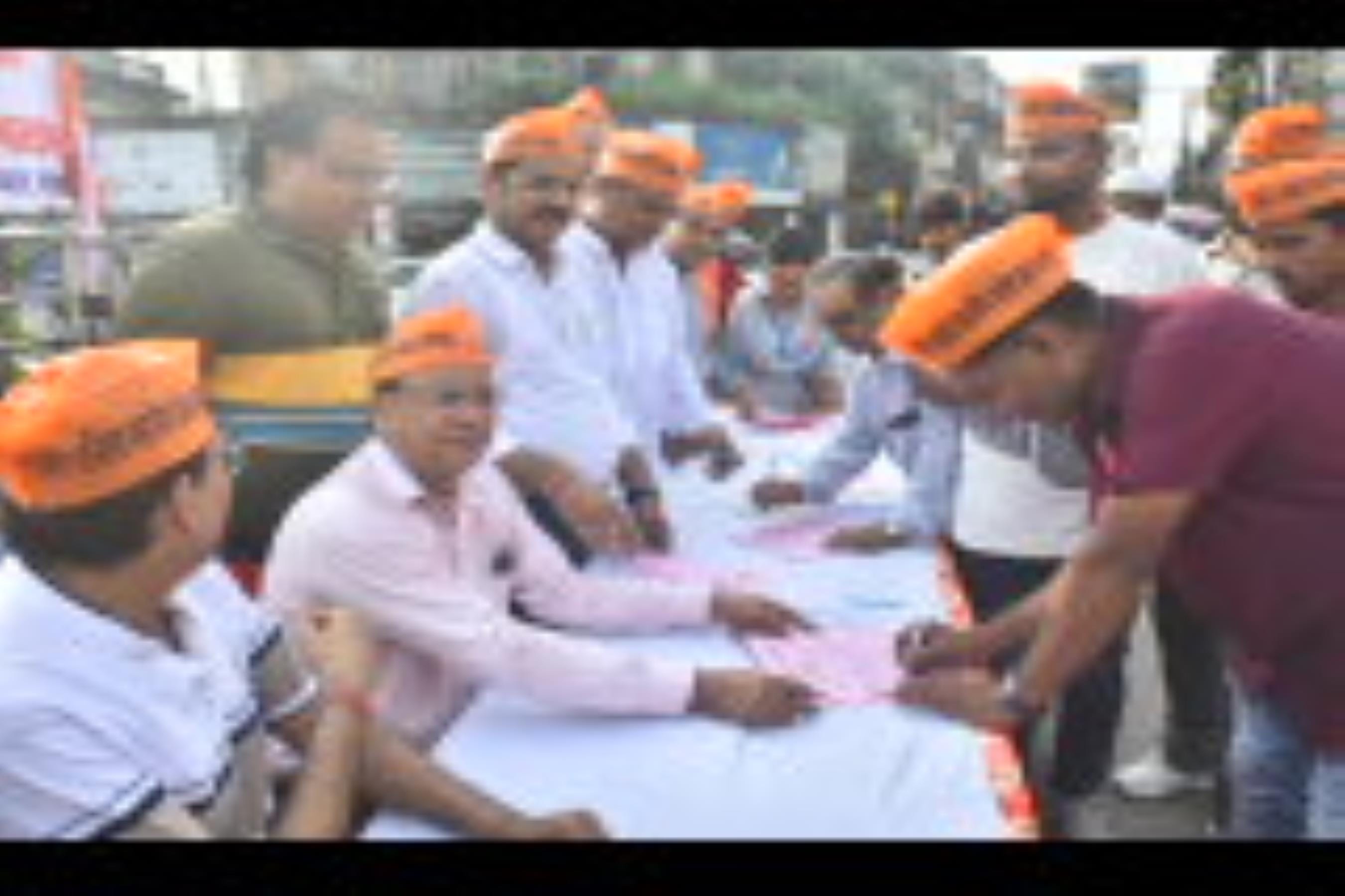 अखिल भारतीय उद्योग व्यापार मंडल ने हस्ताक्षर अभियान चलाया। अखिल भारतीय उद्योग व्यापार मंडल ने हस्ताक्षर अभियान चलाया।
