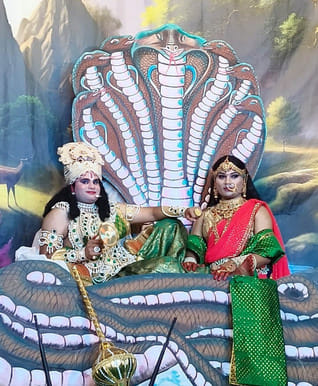 चरथावल में रामलीला का शुभारंभ करते अतिथि: आयोजक चरथावल में रामलीला का शुभारंभ करते अतिथि: आयोजक