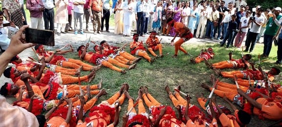 जनवादी लेखक संघ के राष्ट्रीय सम्मेलन के अंतिम दिन रविवार को समापन सत्र में मौजूद लेखक। स्रोत-सं जनवादी लेखक संघ के राष्ट्रीय सम्मेलन के अंतिम दिन रविवार को समापन सत्र में मौजूद लेखक। स्रोत-सं