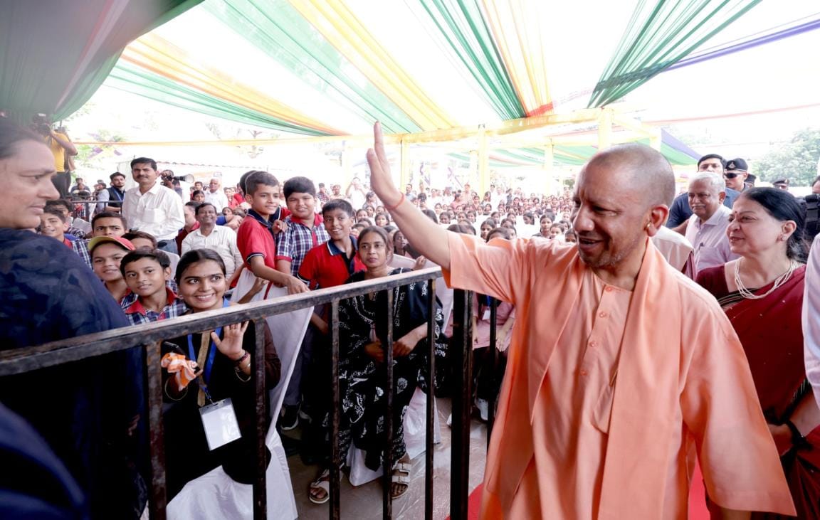 मुख्यमंत्री योगी आदित्यनाथ ने शनिवार को लखनऊ विश्वविद्यालय में चौथे गोमती पुस्तक मेले का उद्घाट मुख्यमंत्री योगी आदित्यनाथ ने शनिवार को लखनऊ विश्वविद्यालय में चौथे गोमती पुस्तक मेले का उद्घाट