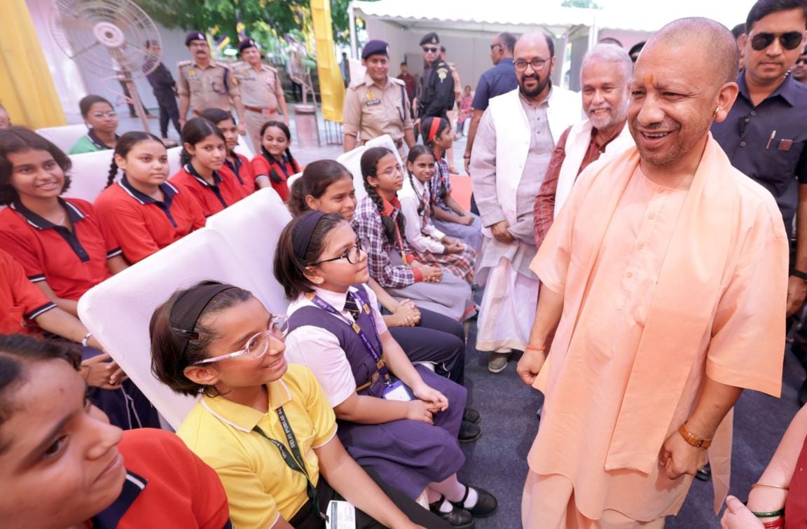 मुख्यमंत्री योगी आदित्यनाथ ने शनिवार को लखनऊ विश्वविद्यालय में चौथे गोमती पुस्तक मेले का उद्घाट मुख्यमंत्री योगी आदित्यनाथ ने शनिवार को लखनऊ विश्वविद्यालय में चौथे गोमती पुस्तक मेले का उद्घाट