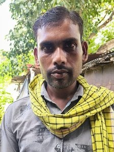 रानीगंज तहसील आयोजित समाधान दिवस पर सुनवाई करते सीआरओ। संवाद रानीगंज तहसील आयोजित समाधान दिवस पर सुनवाई करते सीआरओ। संवाद