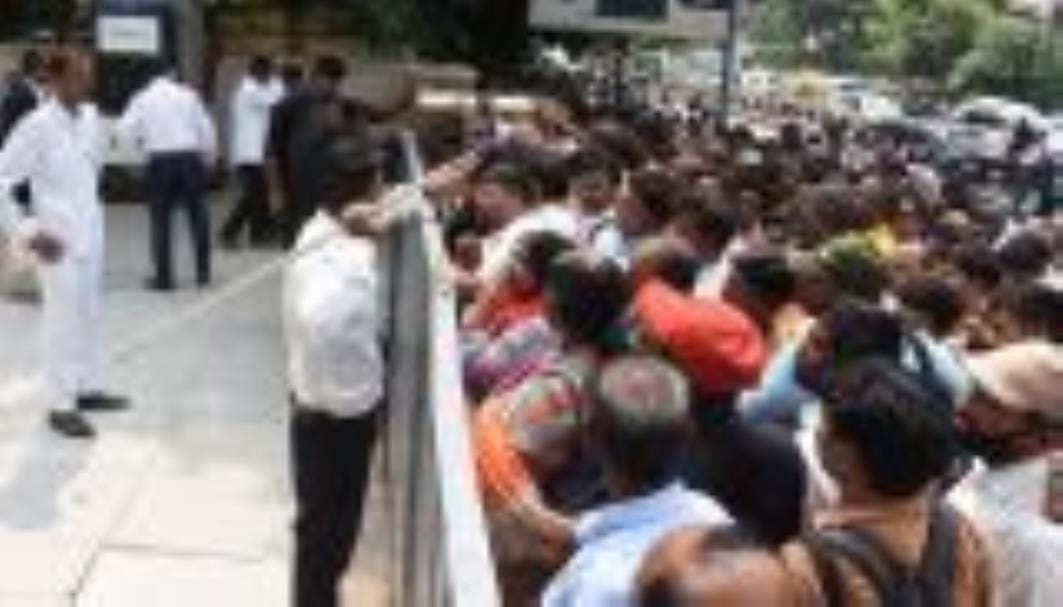 सैकड़ों संग्रहकर्ता देशभर से राजधानी के निरालानगर में लगी अवध सिक्का प्रदर्शनी में पहुंचे हैं। सैकड़ों संग्रहकर्ता देशभर से राजधानी के निरालानगर में लगी अवध सिक्का प्रदर्शनी में पहुंचे हैं।