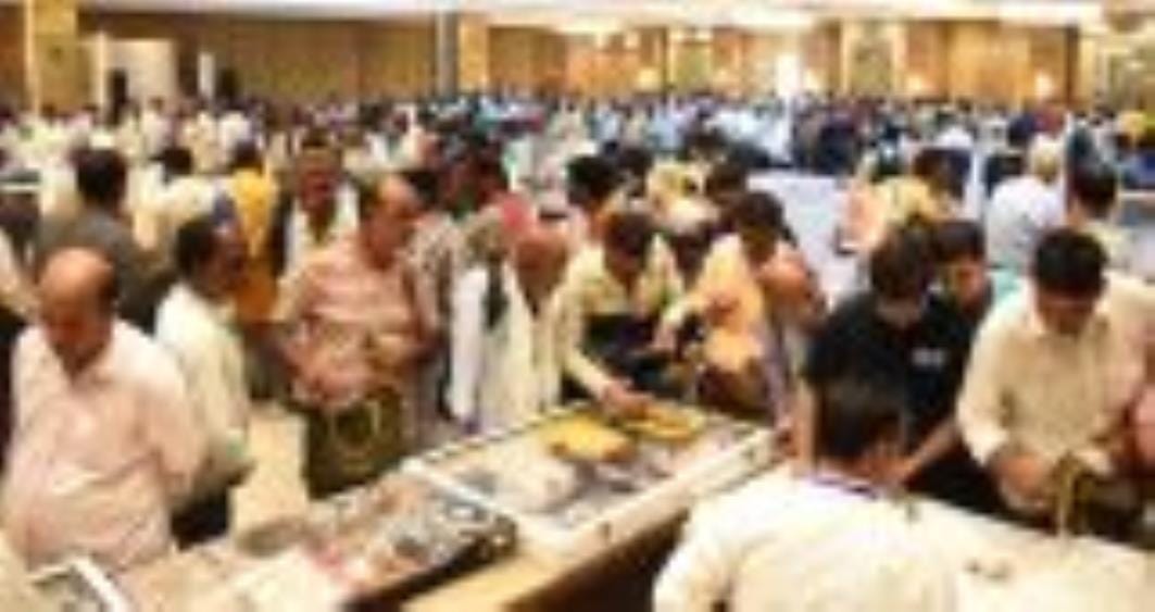 सैकड़ों संग्रहकर्ता देशभर से राजधानी के निरालानगर में लगी अवध सिक्का प्रदर्शनी में पहुंचे हैं। सैकड़ों संग्रहकर्ता देशभर से राजधानी के निरालानगर में लगी अवध सिक्का प्रदर्शनी में पहुंचे हैं।