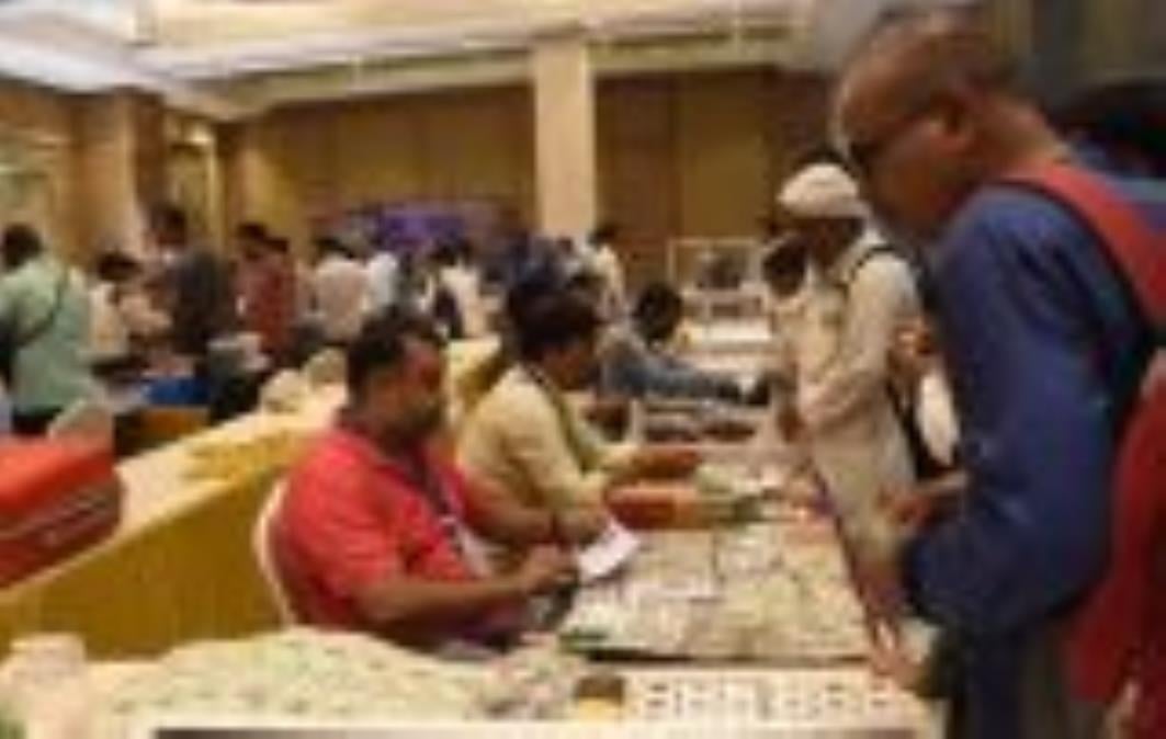 सैकड़ों संग्रहकर्ता देशभर से राजधानी के निरालानगर में लगी अवध सिक्का प्रदर्शनी में पहुंचे हैं। सैकड़ों संग्रहकर्ता देशभर से राजधानी के निरालानगर में लगी अवध सिक्का प्रदर्शनी में पहुंचे हैं।