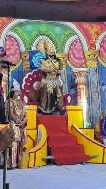 शामली हनुमान धाम पर रामलीला का मंचन करते कलाकार । संवाद
