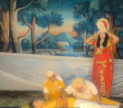 शामली हनुमान धाम पर रामलीला का मंचन करते कलाकार । संवाद