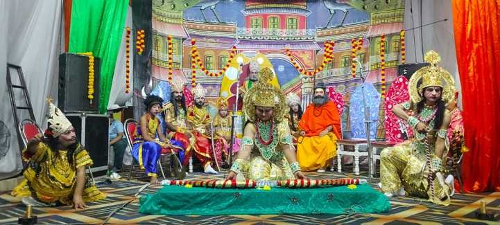 कुरुक्षेत्र। रामलीला का मंचन करते जयश्री शारदा रामलीला एवं दशहरा सोसायटी की रामलीला के कलाकार। कुरुक्षेत्र। रामलीला का मंचन करते जयश्री शारदा रामलीला एवं दशहरा सोसायटी की रामलीला के कलाकार।