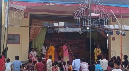 कादचौक की श्रीरामलीला में आए वृुंदावन के पात्र। संवाद कादचौक की श्रीरामलीला में आए वृुंदावन के पात्र। संवाद