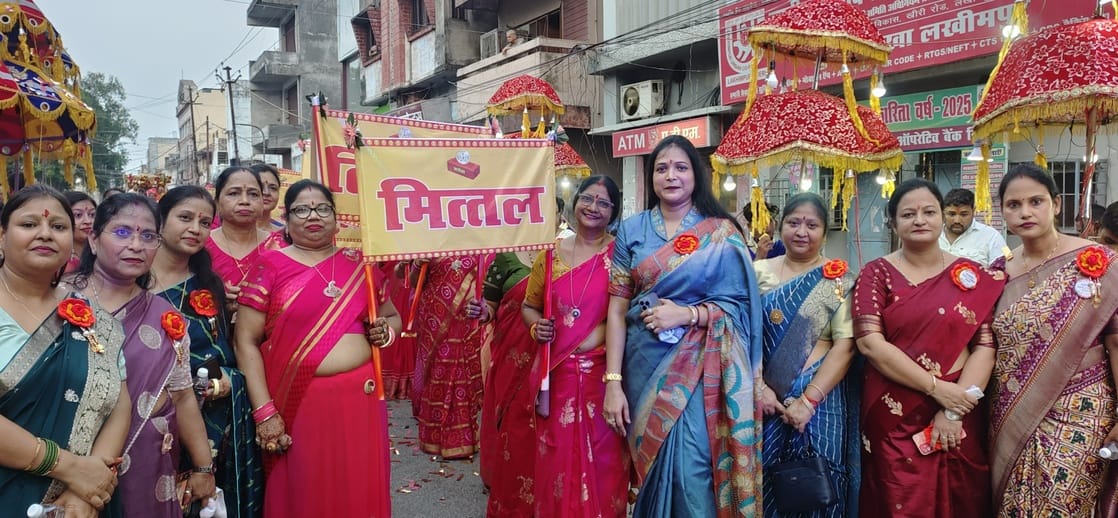 महाराजा अग्रसेन जयंती के मौके पर शहर में निकली शोभा यात्रा में मौजूद झांकियां। संवाद महाराजा अग्रसेन जयंती के मौके पर शहर में निकली शोभा यात्रा में मौजूद झांकियां। संवाद