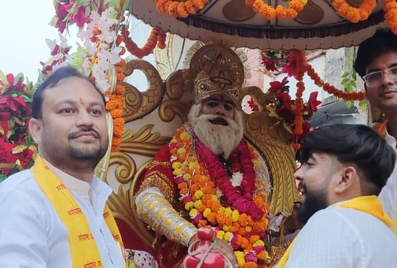 महाराजा अग्रसेन जयंती के मौके पर शहर में निकली शोभा यात्रा में मौजूद झांकियां। संवाद महाराजा अग्रसेन जयंती के मौके पर शहर में निकली शोभा यात्रा में मौजूद झांकियां। संवाद