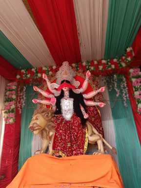 बहादुरपुर के प्रतापपुर चौराहे पर स्थापित प्रतिमा- संवाद बहादुरपुर के प्रतापपुर चौराहे पर स्थापित प्रतिमा- संवाद