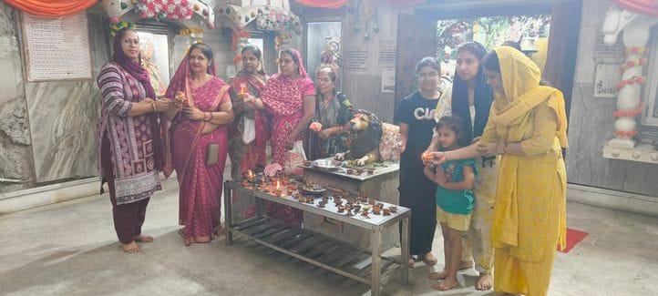 फोटो 17- सोनीपत के कामी रोड स्थित सिद्धपीठ श्री चंडी मां महाकाली प्राचीन मंदिर में नवरात्र उत्स