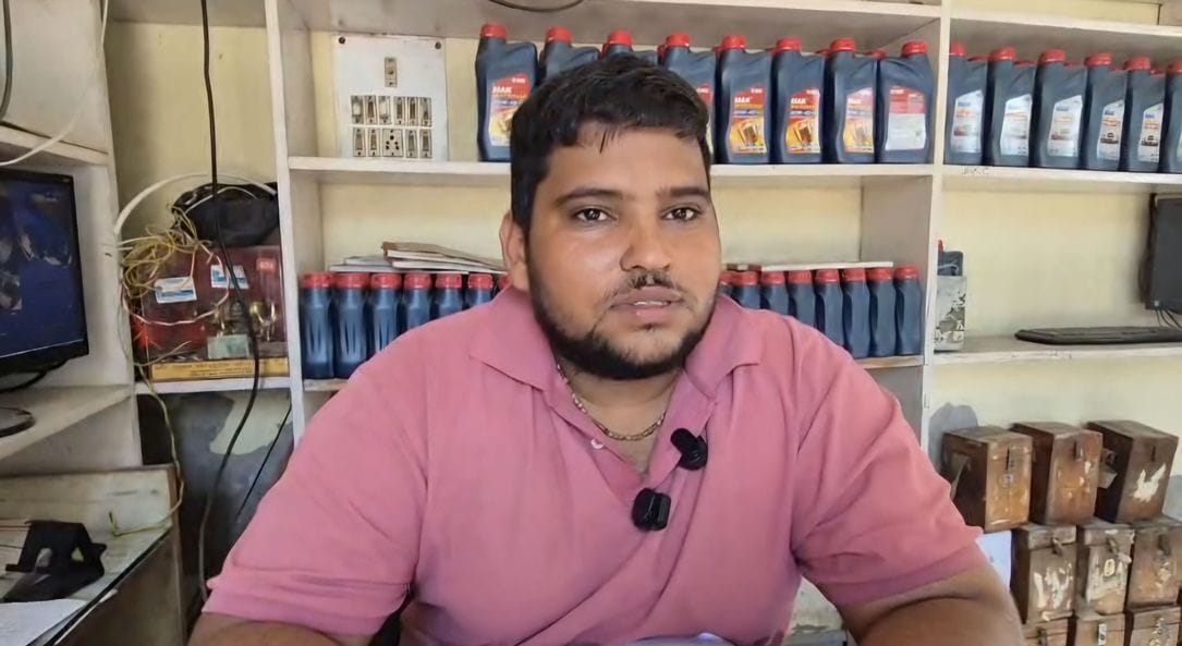 फोटो :21: सोनीपत के गोहाना में सिरसाढ़ मोड़ स्थित फिलिंग स्टेशन पर गाड़ी की टंकी फुल कराकर भागता द फोटो :21: सोनीपत के गोहाना में सिरसाढ़ मोड़ स्थित फिलिंग स्टेशन पर गाड़ी की टंकी फुल कराकर भागता द