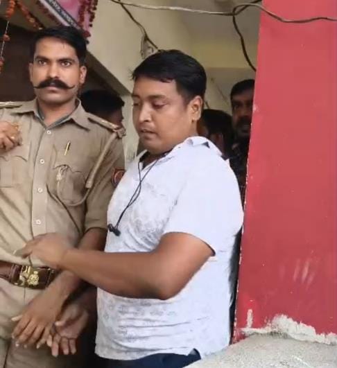 पारा थाने में वकीलों और पुलिसकर्मियों में हुई नोकझोंक।