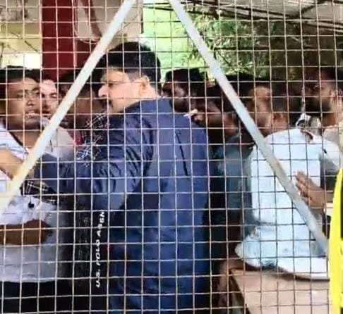 पारा थाने में वकीलों और पुलिसकर्मियों में हुई नोकझोंक।