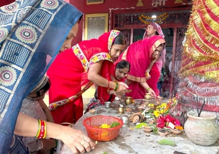 सीतामढ़ी में आकर्षक रूप से सजाया गया माँ सीता मंदिर। संवाद