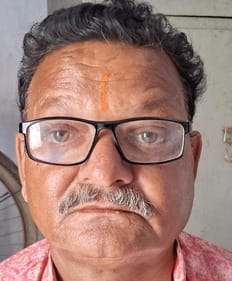 उझानी रामलीला में लगी दुकानें। संवाद उझानी रामलीला में लगी दुकानें। संवाद