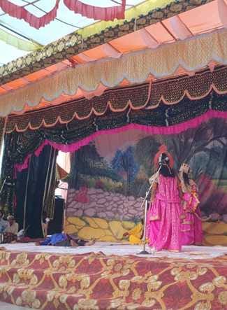 23jjrp22- झज्जर। श्री प्राचीन रामलीला में राम-सीता के स्वयंवर का दृश्य। स्रोत- आयोजक