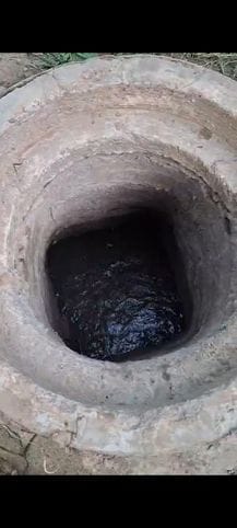33 जलघर एक में पानी पहुंचाने के लिए बिछाई गई पाइप लाइन क्षतिग्रस्त होने से बहता पानी। स्रोत : स 33 जलघर एक में पानी पहुंचाने के लिए बिछाई गई पाइप लाइन क्षतिग्रस्त होने से बहता पानी। स्रोत : स