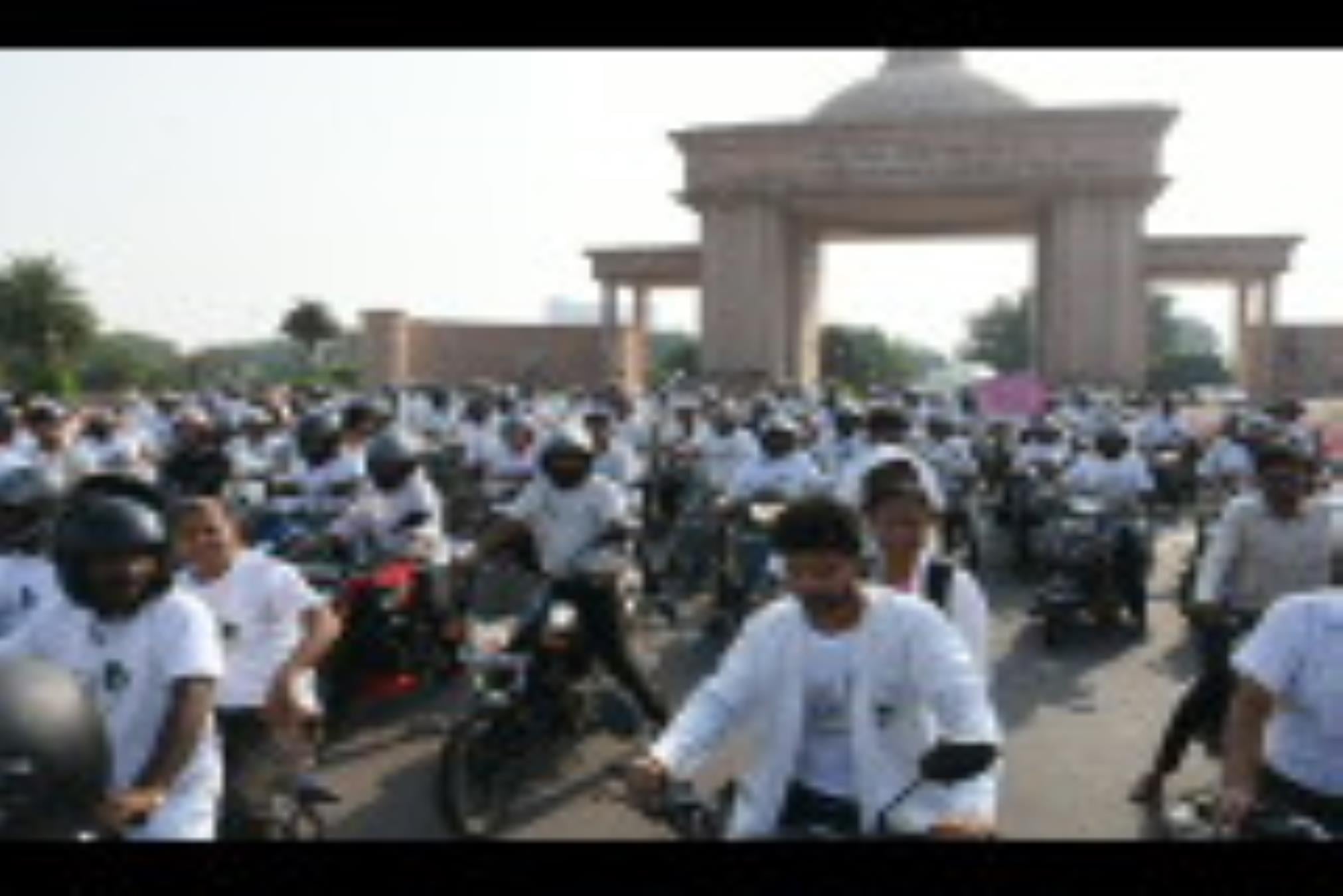 आयुर्वेद दिवस पर हुआ कार्यक्रम, निकली बाईक रैली।