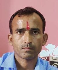 बिल्सी में व्यापारियों को जीएसटी के फायदे बताते भाजपाई। संवाद बिल्सी में व्यापारियों को जीएसटी के फायदे बताते भाजपाई। संवाद