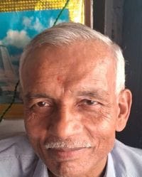 बिल्सी में व्यापारियों को जीएसटी के फायदे बताते भाजपाई। संवाद बिल्सी में व्यापारियों को जीएसटी के फायदे बताते भाजपाई। संवाद