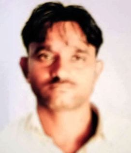 फोटो 23 एमएएचपी 07 परिचय-घटनास्थल की जांच करते एसपी व अपर एसपी। स्रोत: पुलिस