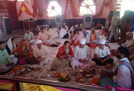 फोटो 27- सोनीपत के कामी रोड स्थित सिद्धपीठ प्राचीन श्री चंडी मां महाकाली मंदिर में श्रद्धालुओं फोटो 27- सोनीपत के कामी रोड स्थित सिद्धपीठ प्राचीन श्री चंडी मां महाकाली मंदिर में श्रद्धालुओं