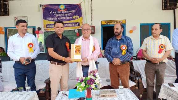 जिला स्तरीय फोक डांस व प्ले रोल प्रतियोगिता में भाग लेते हुए प्रतिभागी। स्रोत : संस्थान
