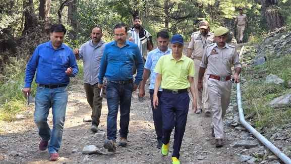 किश्तवाड़ के उपायुक्त ने नईगढ़ जल आपूर्ति योजना का निरीक्षण किया, शहर में शीघ्र जल आपूर्ति सुनि