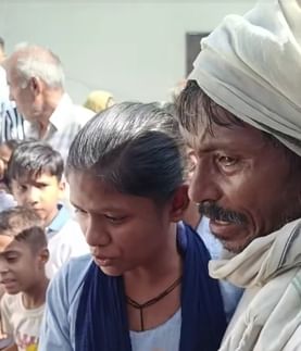 123...आग लगने के बाद जला घर का समान। स्वयं