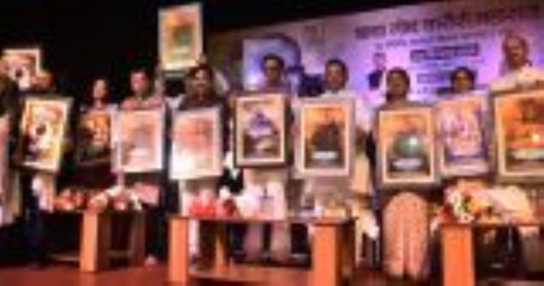 फिल्म का पोस्टर लॉन्च करते पर्यटन मंत्री जयवीर सिंह, मधुर भंडारकर व अन्य। इस मौके पर फिल्म से ज फिल्म का पोस्टर लॉन्च करते पर्यटन मंत्री जयवीर सिंह, मधुर भंडारकर व अन्य। इस मौके पर फिल्म से ज