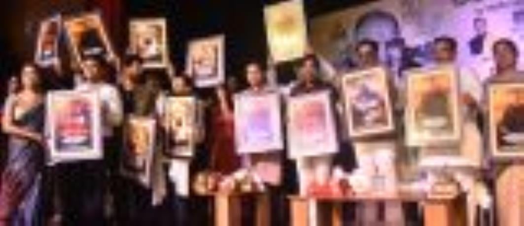 फिल्म का पोस्टर लॉन्च करते पर्यटन मंत्री जयवीर सिंह, मधुर भंडारकर व अन्य। इस मौके पर फिल्म से ज फिल्म का पोस्टर लॉन्च करते पर्यटन मंत्री जयवीर सिंह, मधुर भंडारकर व अन्य। इस मौके पर फिल्म से ज